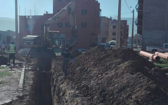 وأخيرا… ربط دواوير بالمسيرة 2 ببني ملال ب”الواد الحار” والساكنة :” تانشكرو لقايد لي وقف معنا” – الصورة-